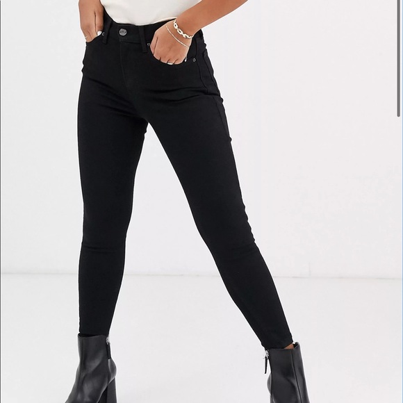 Topshop Petite Jamie Skinny Jeans in Black - Picture 1 of 3